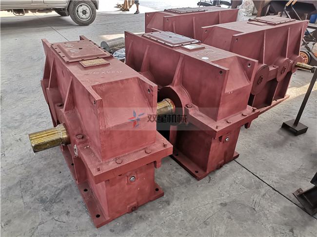 <a href='http://www.rongxin366.cn/ssxl/10.html' target='_blank'><span>金屬撕碎機(jī)</span></a><a href='http://www.rongxin366.cn/scxc/1727.html' target='_blank'><span>減速機(jī)</span></a>實(shí)拍