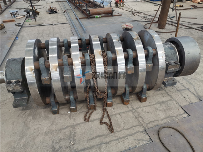 <a href='http://www.rongxin366.cn/psxl/4.html' target='_blank'><span>廢鋼破碎機(jī)</span></a><a href='http://www.rongxin366.cn/scxc/1572.html' target='_blank'><span>錘頭</span></a>