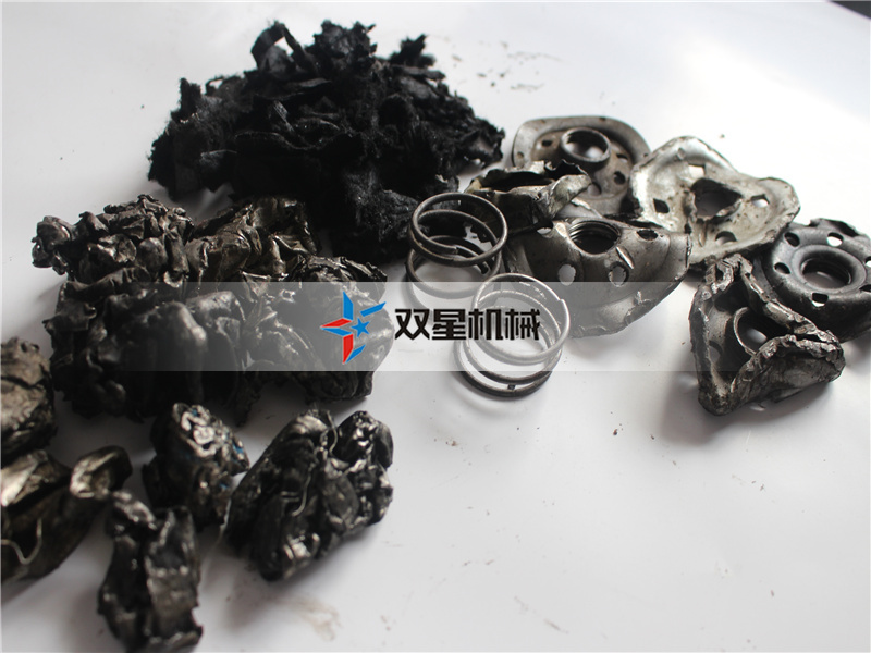 機(jī)油濾芯粉碎機(jī)設(shè)備多少錢(qián)？一套設(shè)備有多少錢(qián)？