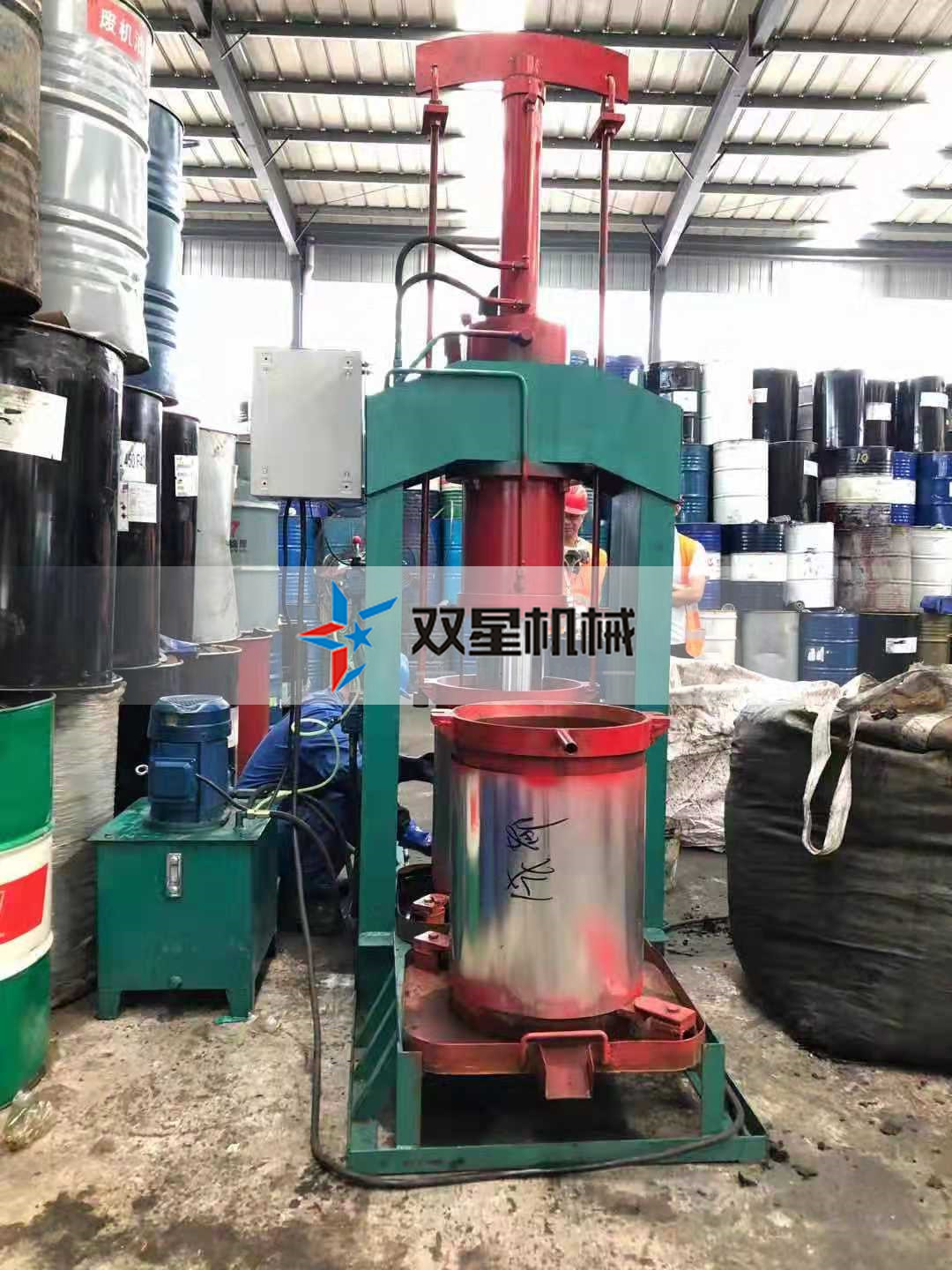 想知道機油濾芯壓油機多少錢一臺?