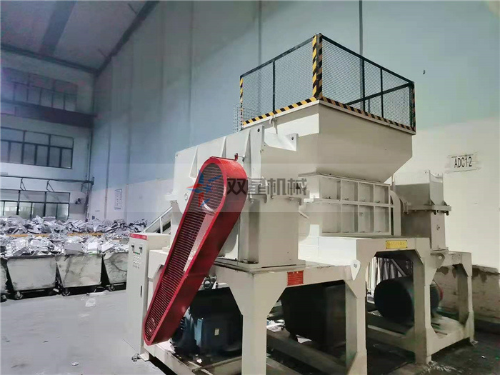 雙軸撕碎機(jī)生產(chǎn)廠家皓星機(jī)械南通客戶設(shè)備實拍