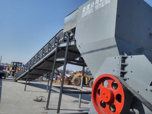 購買一臺小型廢鋼破碎機價格是多少？用來破碎油漆桶