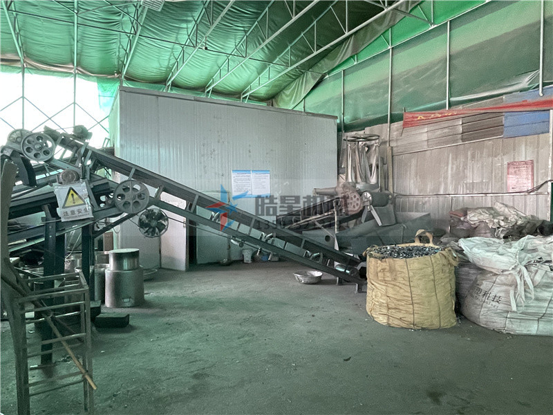 在廢鋼破碎機生產線中給料機怎么選擇合適