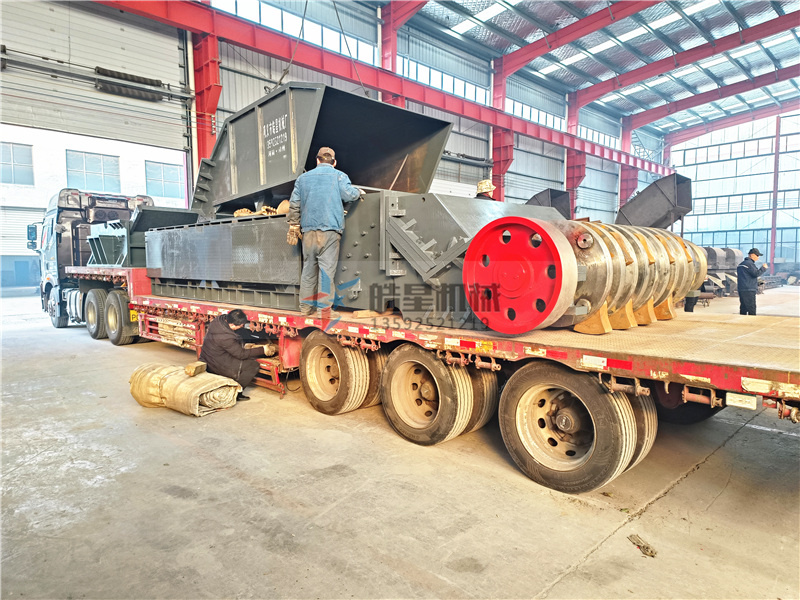 2000型廢鋼破碎機設(shè)備發(fā)貨